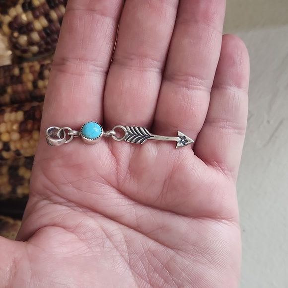 Adorable NWOT Native American Navajo Turquoise & Sterling Arrow Pendant 🩵🏹🎁 - Picture 8 of 13